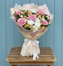 Букет цветов из:  Гвоздики, Орхидеи и Розы #REPLACE_PRED# Покровское