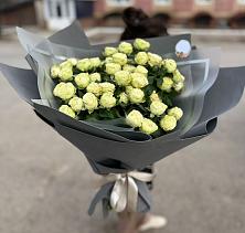 Букет Белые кустовые розы Солинеро в Покровское