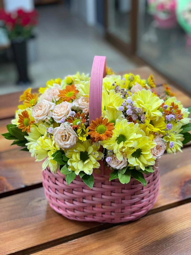 Цветочная композиция из Хризантемы и Розы в корзине в Покровское