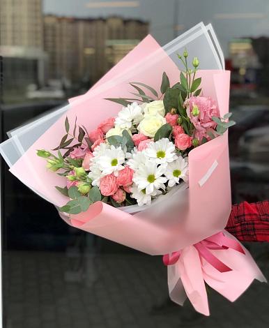 Букет цветов из: Розы, Лизиантусы и Хризантемы в Покровское