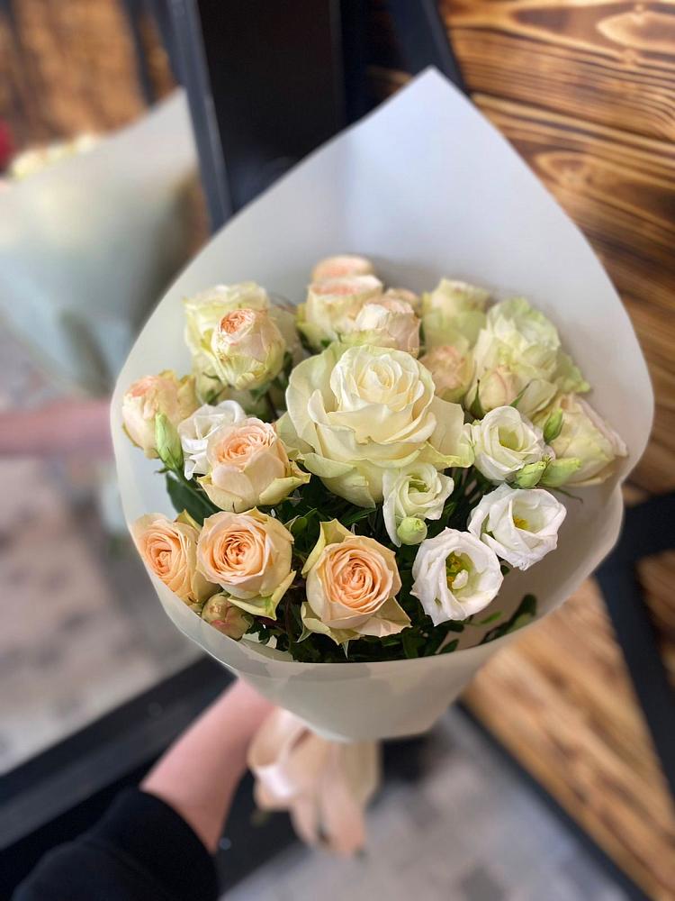 Букет цветов из: Розы и Лизиантусы в Покровское